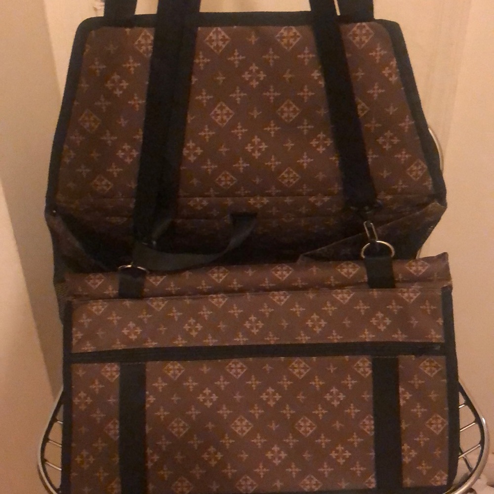 A brand new oversized organizer